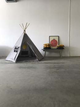 Namiot tipi dla Indianina ” szary”