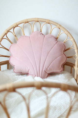 Velvet large shell pillow "Delicate pink"