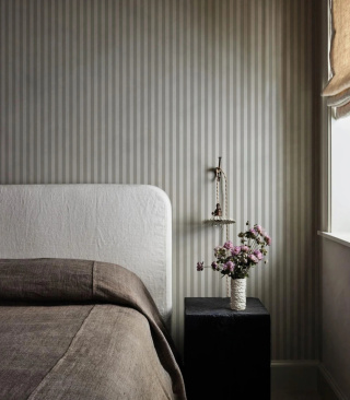 Stripe Meadow Mist Wallpaper von Wallcolors