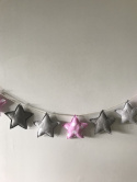 Girlande aus grauen/rosa Sternen