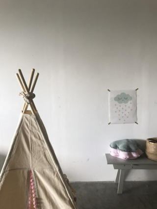 Teepee natural Tent with "pink Pompom"