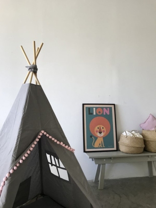 Tipi Zelt grau mit rosa Pompom